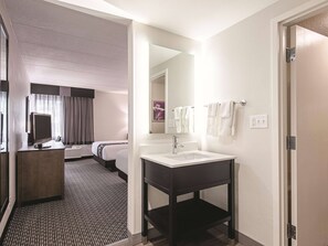 Room, 2 Queen Beds, Non Smoking