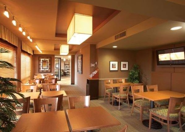 Free full breakfast on weekdays 