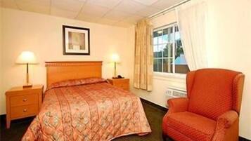 Decoración personalizada, muebles diferentes, escritorio y wifi gratis