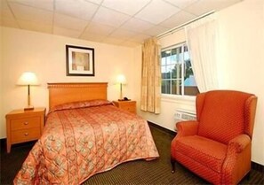1 bedroom, individually decorated, individually furnished, desk
