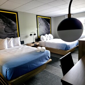 Individually decorated, individually furnished, desk, free WiFi - Super 8 by Wyndham Monticello NY (Monticello)