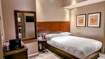 Standard Room | Egyptian cotton sheets, premium bedding, in-room safe, desk