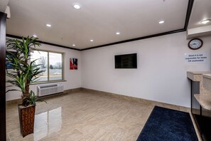 Lobby - Motel 6 Peoria, IL (Peoria)