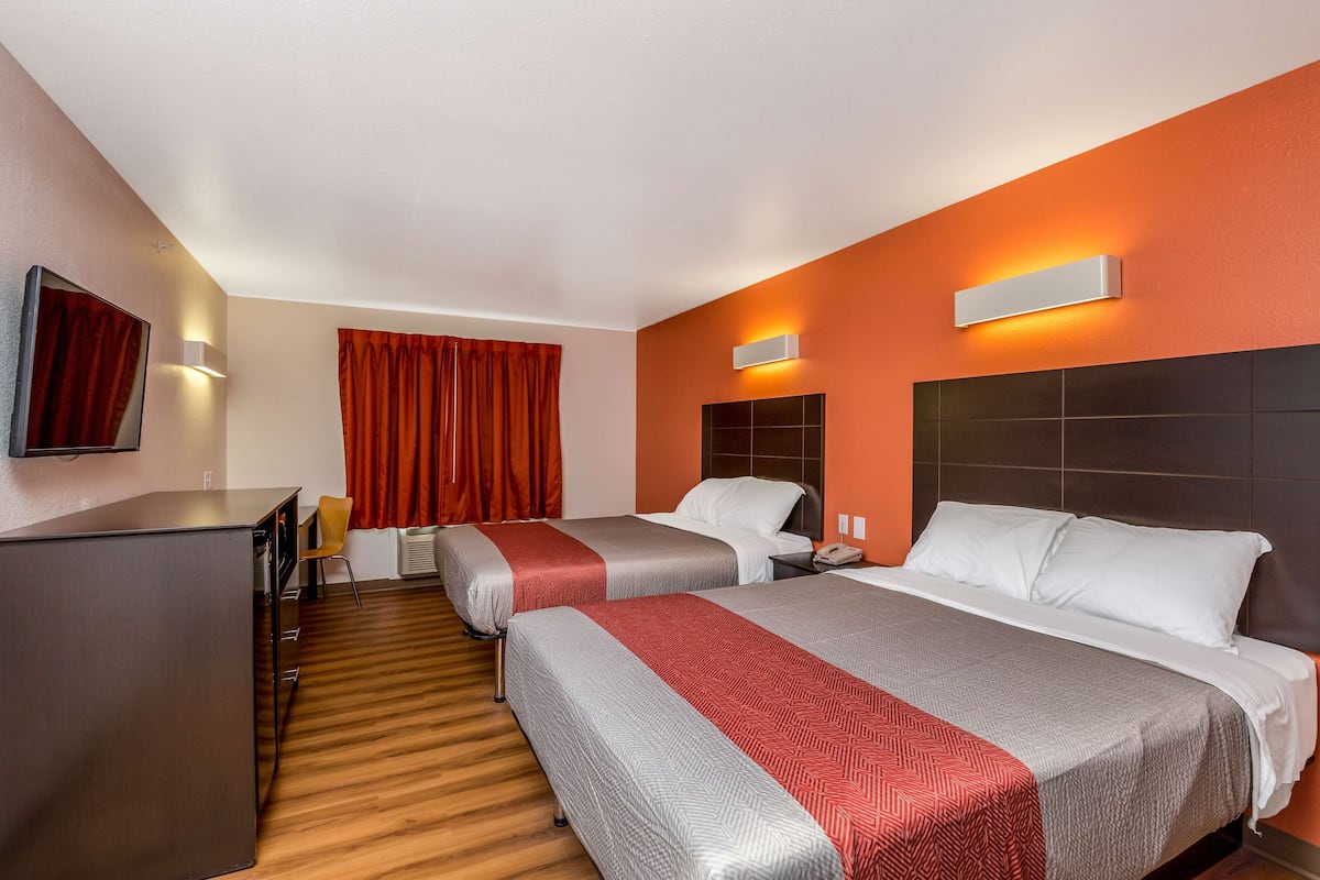 Deluxe Room, 2 Double Beds, Non Smoking, Refrigerator & Microwave | Free WiFi, bed sheets
