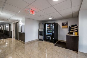 Vending machine - Motel 6 Peoria, IL (Peoria)