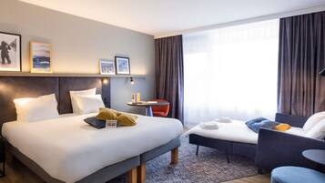 Quarto família, 1 cama de casal e sofá-cama, sacada | Cofres nos quartos, escrivaninha, ferros/tábuas de passar roupa