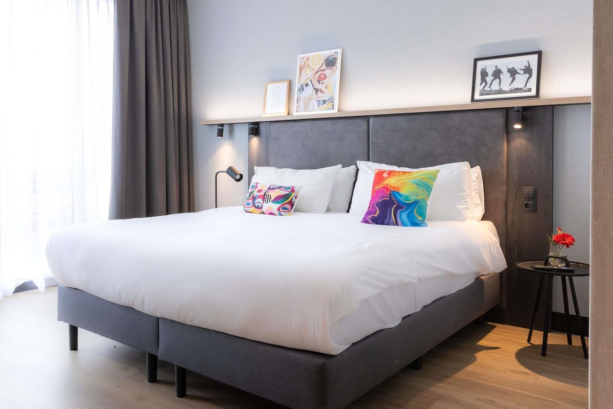 In-room safe, desk, iron/ironing board, free WiFi