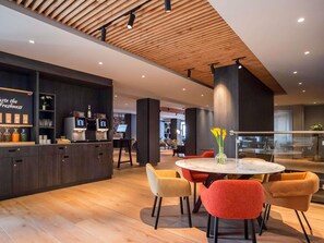 Päivittäinen buffetaamiainen (18.50 EUR per henkilö)