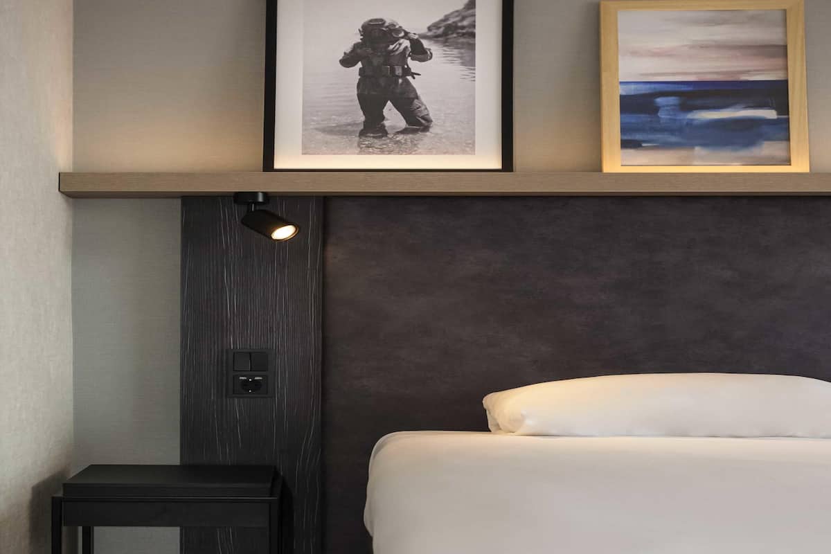 Habitación estándar, 1 cama individual | Caja de seguridad en la habitación y escritorio