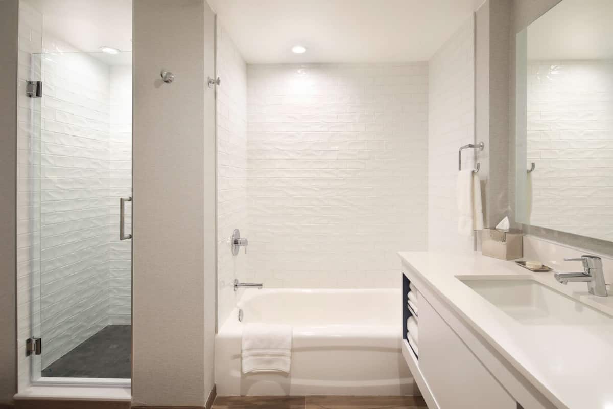 免費梳洗用品、風筒、提供毛巾、番梘