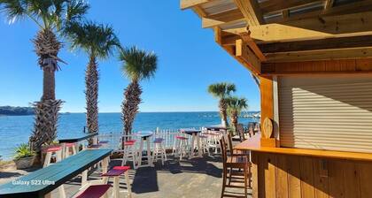 Quality Inn & Suites Gulf Breeze Bayside near Pensacola Beach