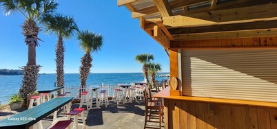 Quality Inn & Suites Gulf Breeze Bayside near Pensacola Beach