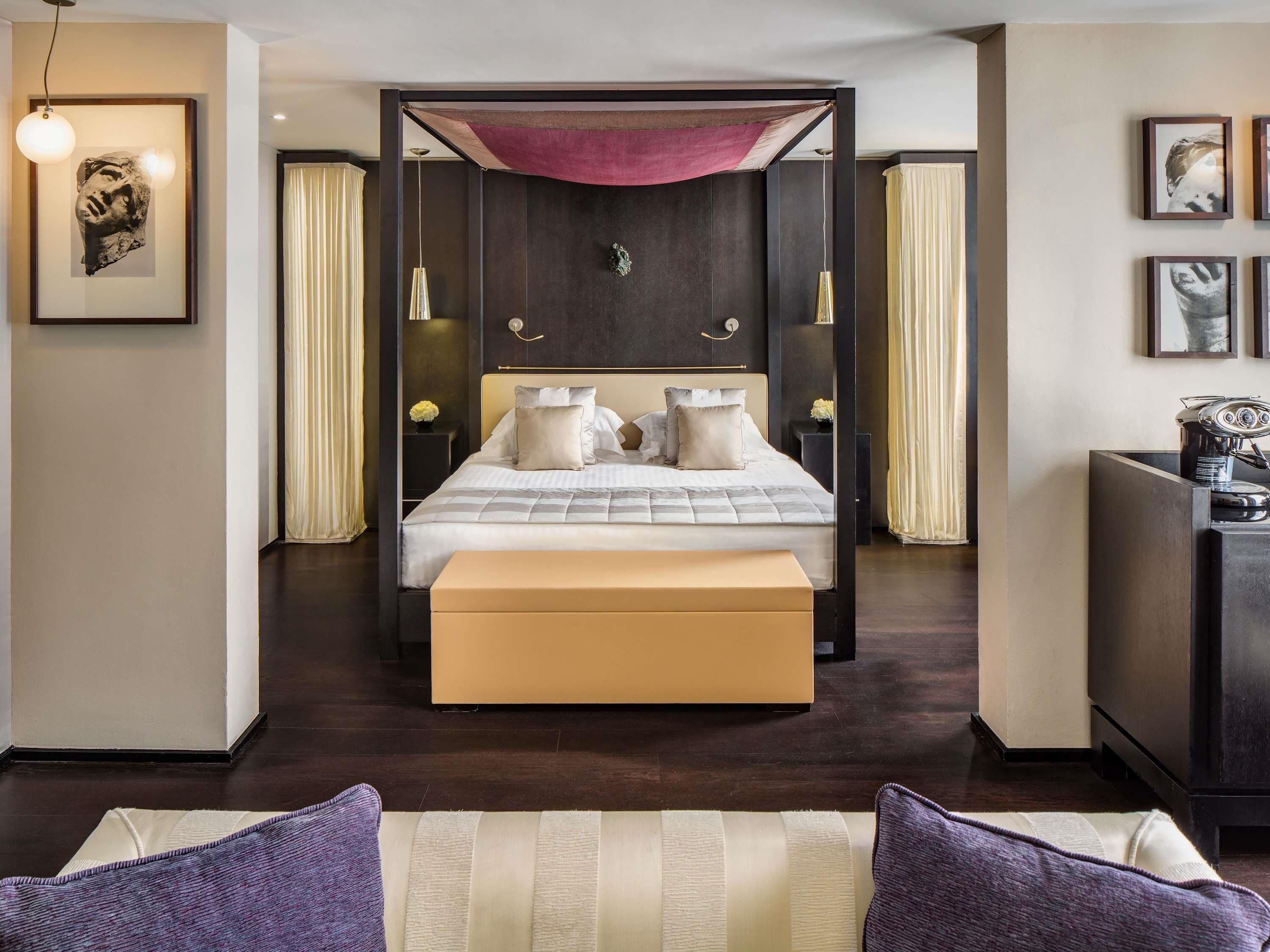 Junior Suite | Hypo-allergenic bedding, minibar, in-room safe, desk