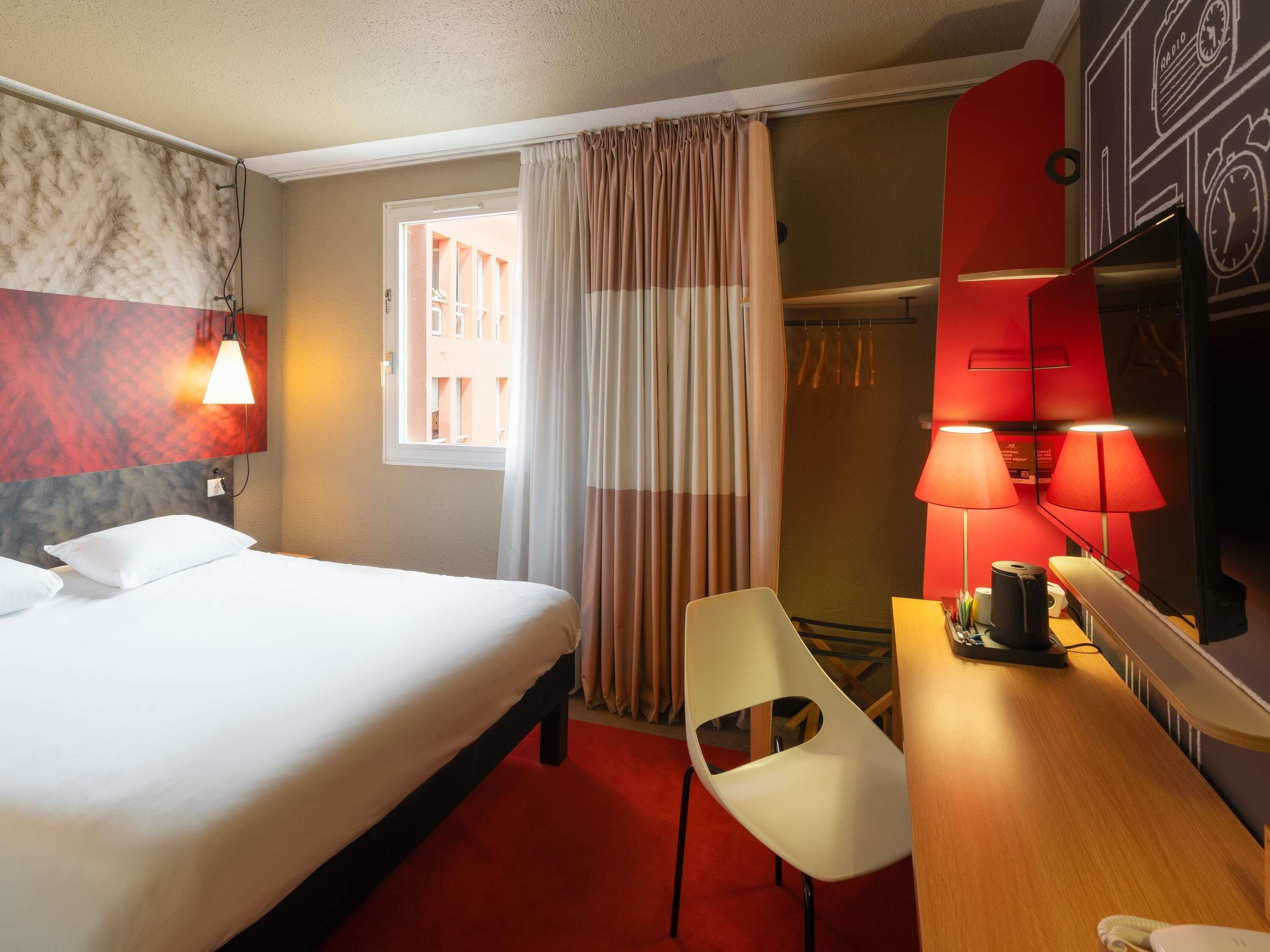 Premium bedding, desk, blackout curtains, soundproofing