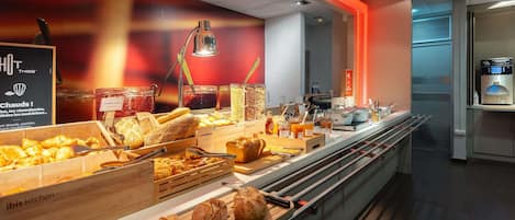 Daily buffet breakfast for a fee