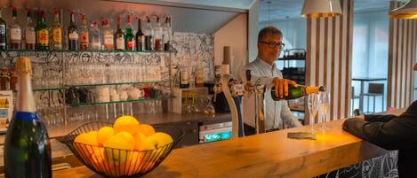 Bar (in der Unterkunft)