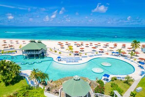 2 outdoor pools, pool umbrellas, sun loungers - Jolly Beach Antigua - All-inclusive (Jolly Harbour)