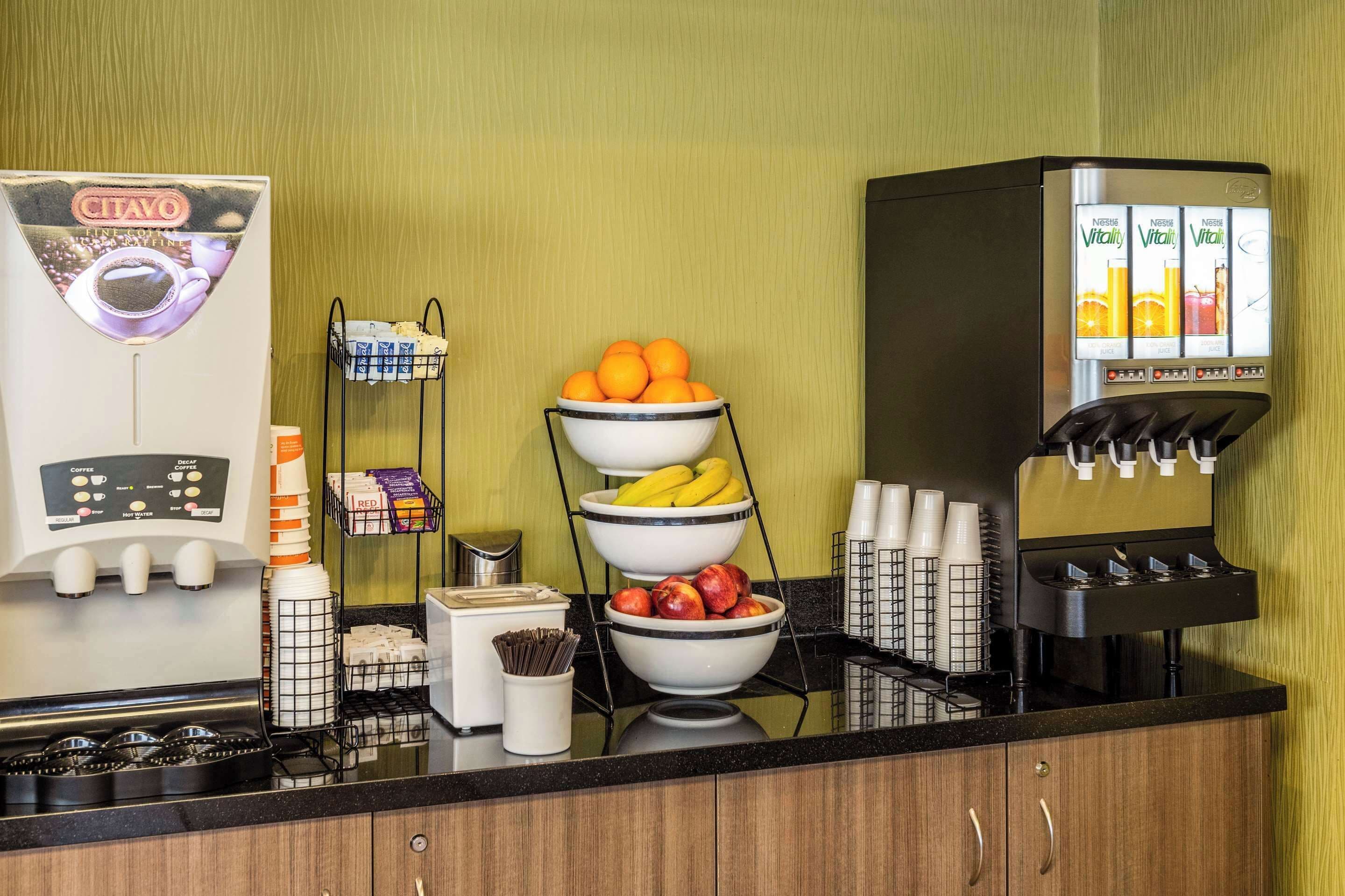 free daily full breakfast