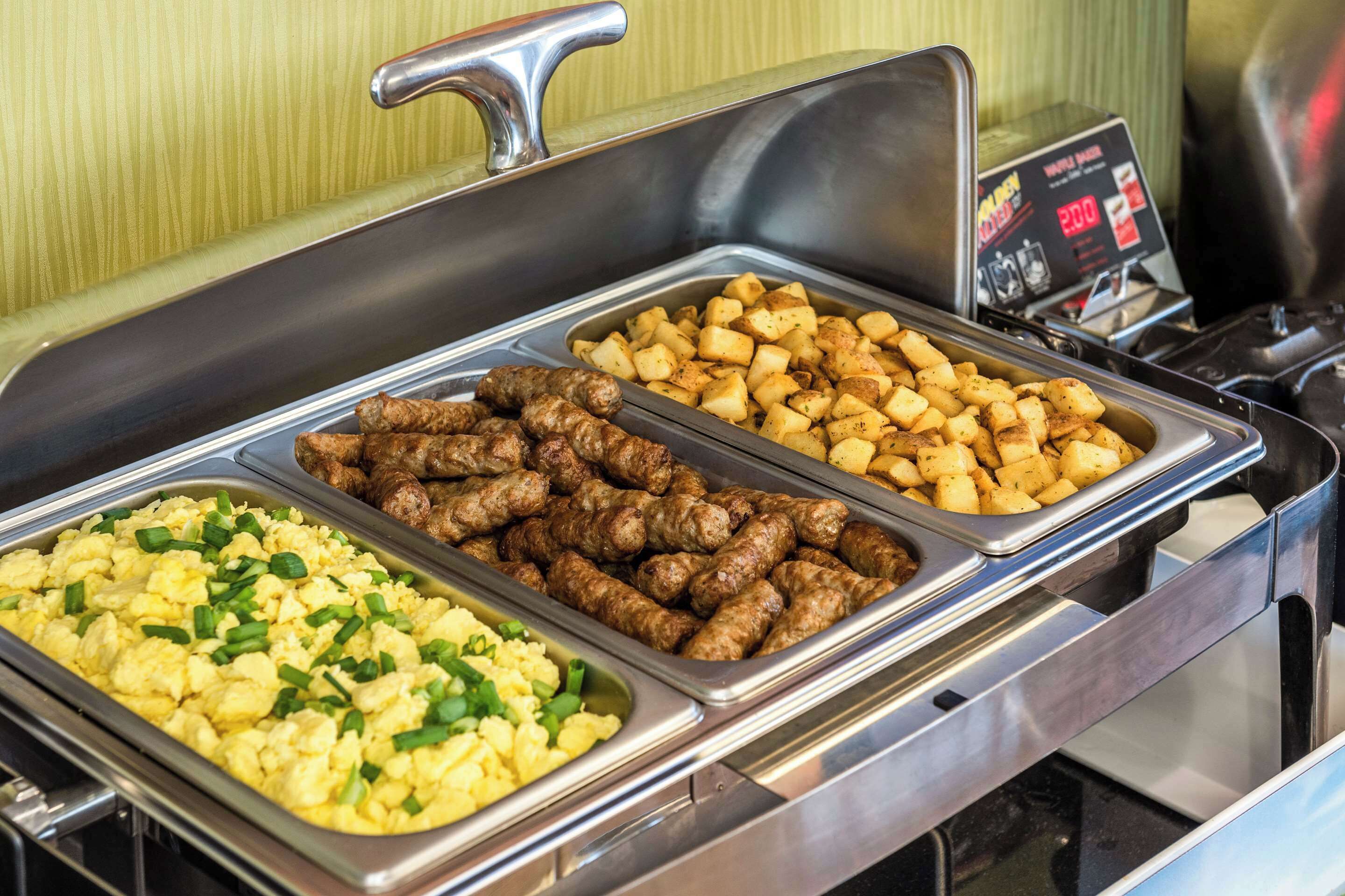 free daily full breakfast