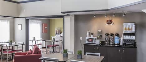 Petit déjeuner complet compris tous les jours