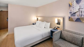 Habitación, 1 cama King size y sofá cama, para no fumadores (1st Floor) | Ropa de cama de alta calidad y caja de seguridad en la habitación