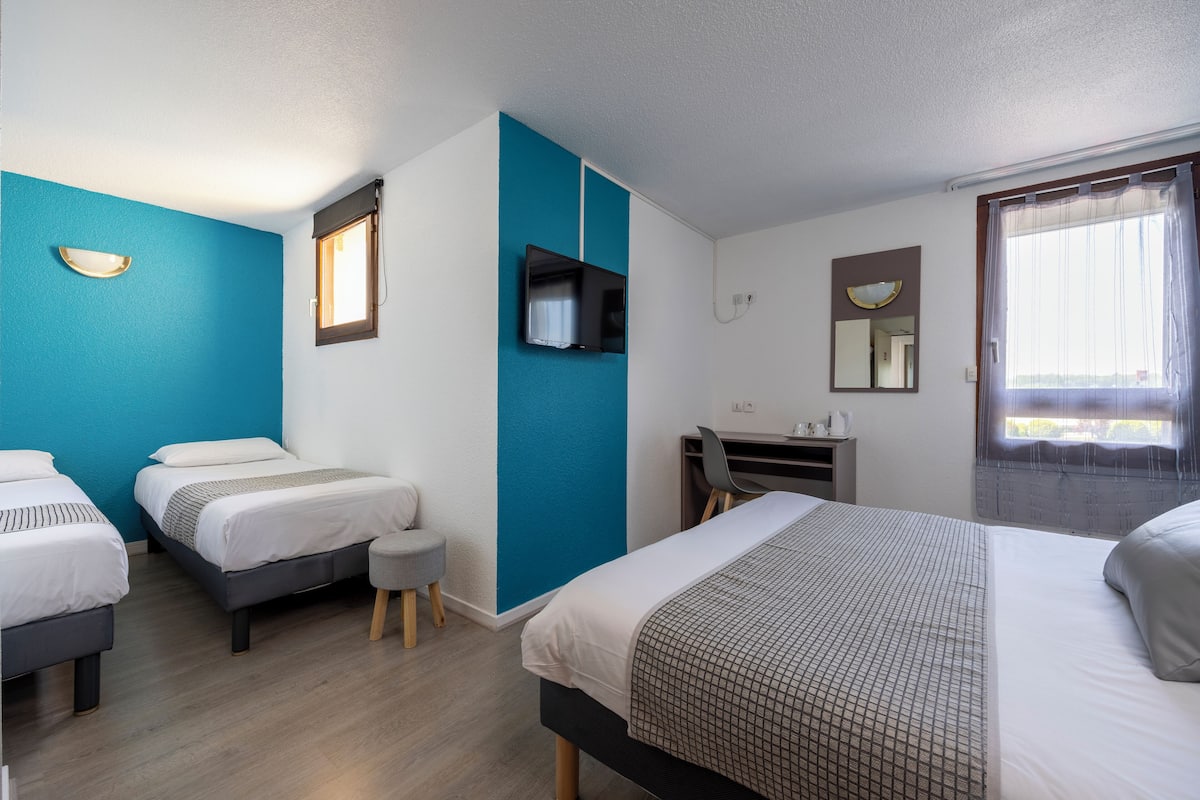 family quadruple room | down duvets, soundproofing, free wifi, bed sheets