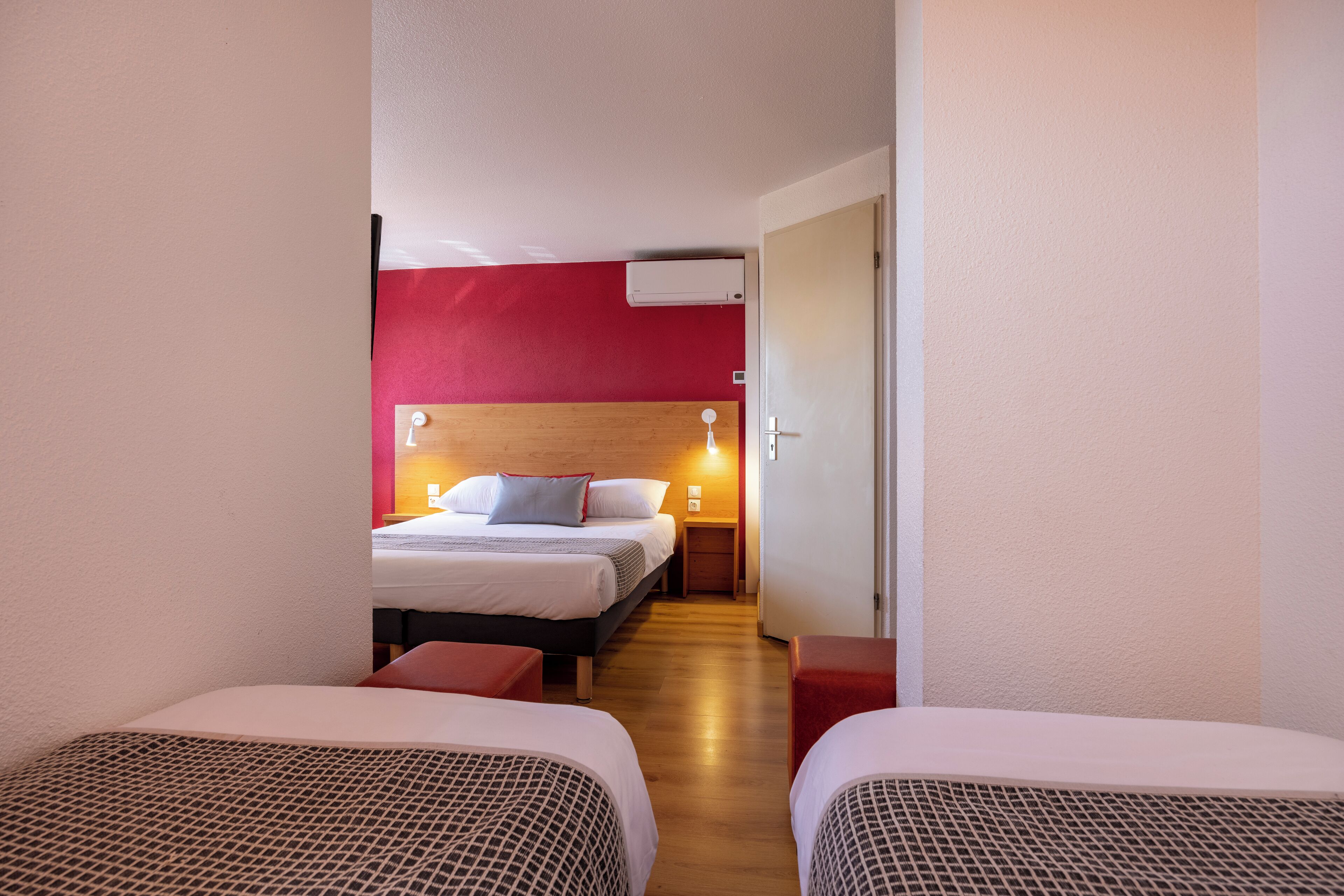 family quadruple room | down duvets, soundproofing, free wifi, bed sheets