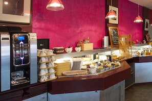 Daily buffet breakfast (EUR 9.90 per person)