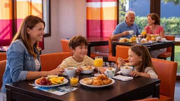 Frokostbuffé hver dag (EUR 10.90 per person)