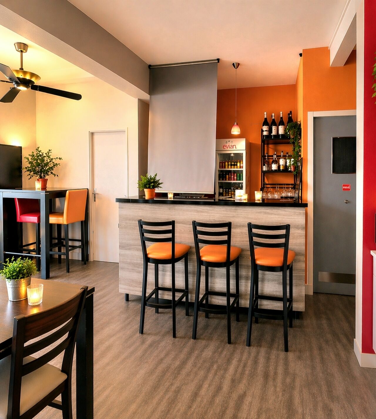 Bar (trong khuôn viên)