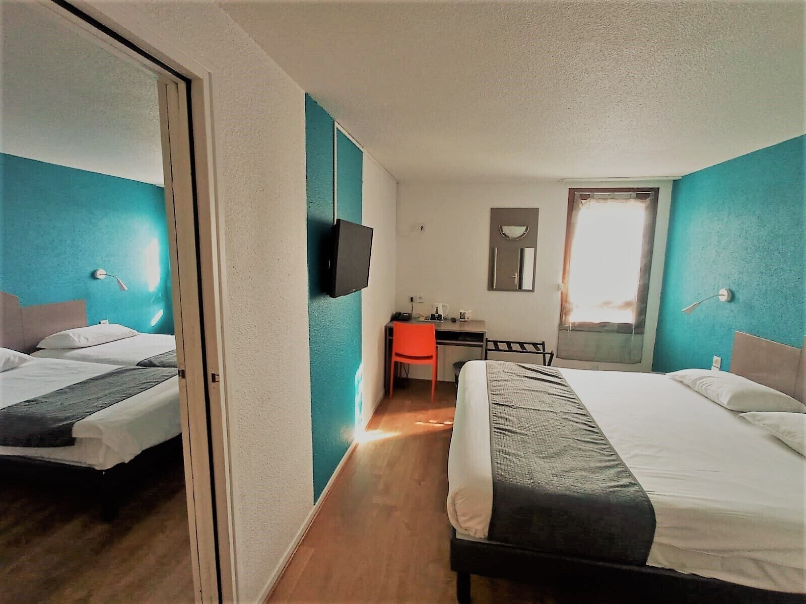 family room | down duvets, soundproofing, free wifi, bed sheets