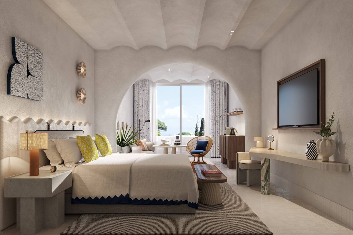 Suite Junior (Anacapri View) | Draps italiens de Frette, literie de qualité, couette en duvet, minibar