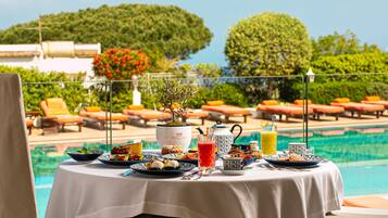 Desayuno buffet incluido todos los días