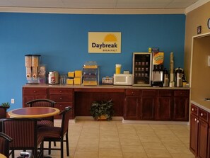 Free daily on-the-go breakfast - Days Inn by Wyndham Leesville (Leesville)