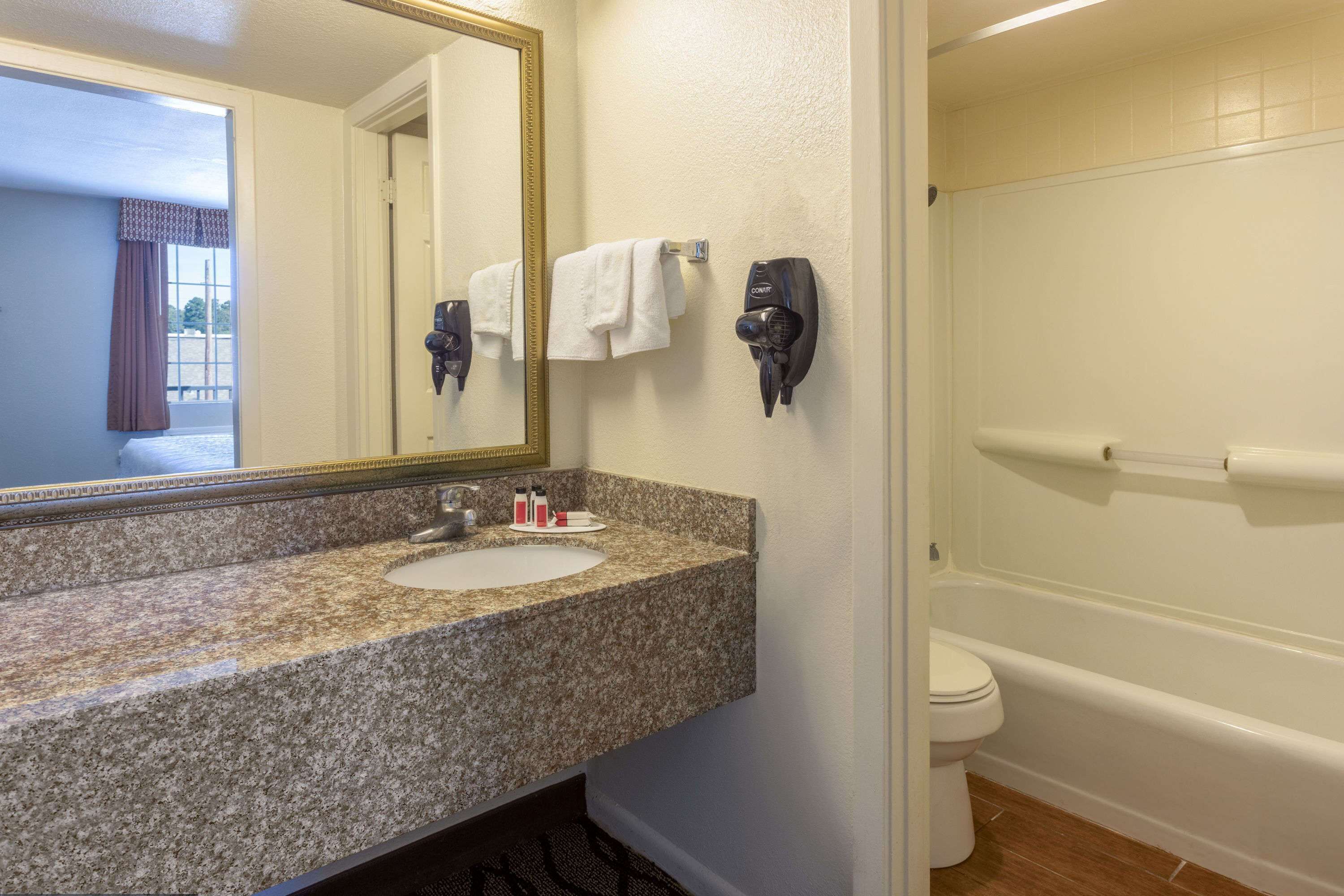 Days Inn by Wyndham Leesville