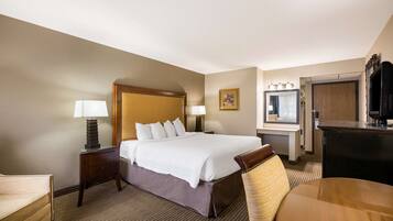 Standardzimmer, 1 King-Bett, Nichtraucher, Kühlschrank und Mikrowelle | Hochwertige Bettwaren, Daunenbettdecken