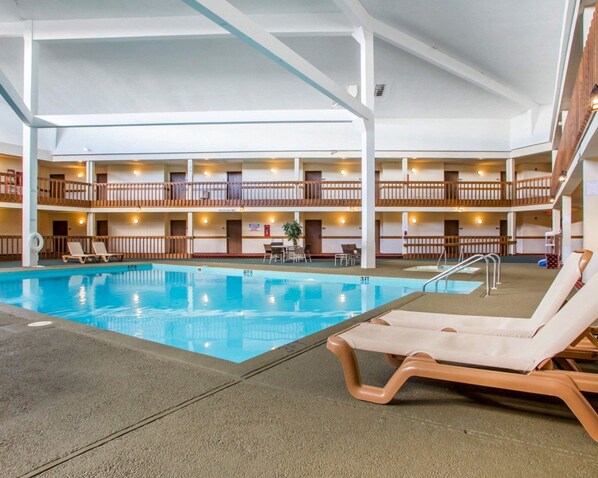 Indoor pool, pool loungers