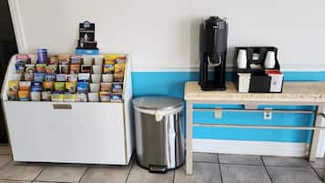 Tägliches inbegriffenes kontinentales Frühstück