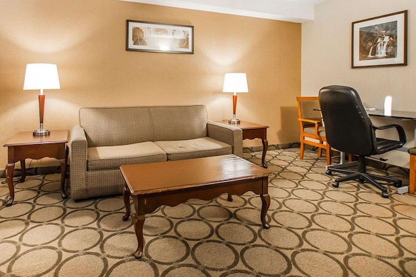 Seprai premium, bantalan ekstra lembut, dan meja kerja