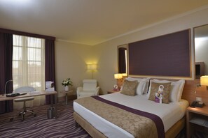 Ropa de cama de alta calidad y minibar