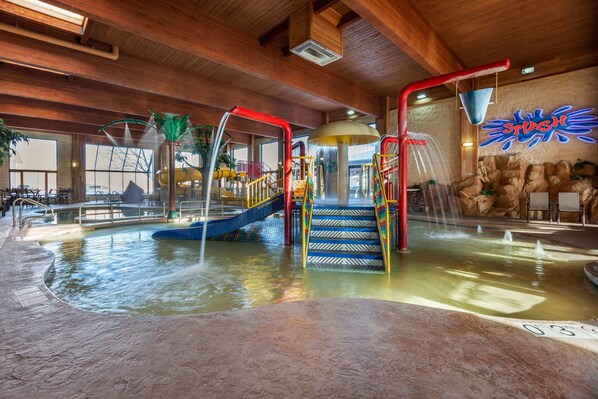 Indoor pool, pool loungers