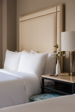 豪華客房, 2 張標準雙人床 | 高級寢具、客房內保險箱、書桌、筆電工作空間