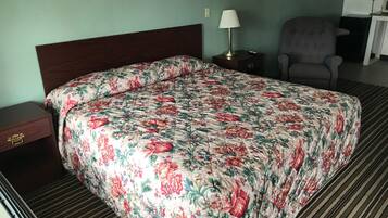 Standard Room, 1 King Bed, Non Smoking | Desk, iron/ironing board, free WiFi