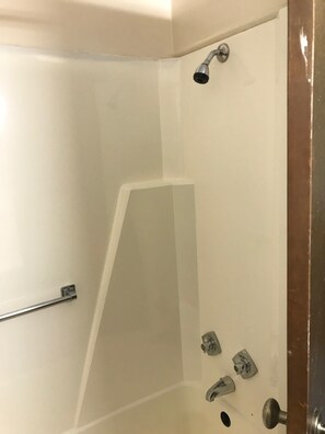 Standard Room, 1 King Bed, Non Smoking | Bathroom | Shower, towels - Relax Inn (Richmond)