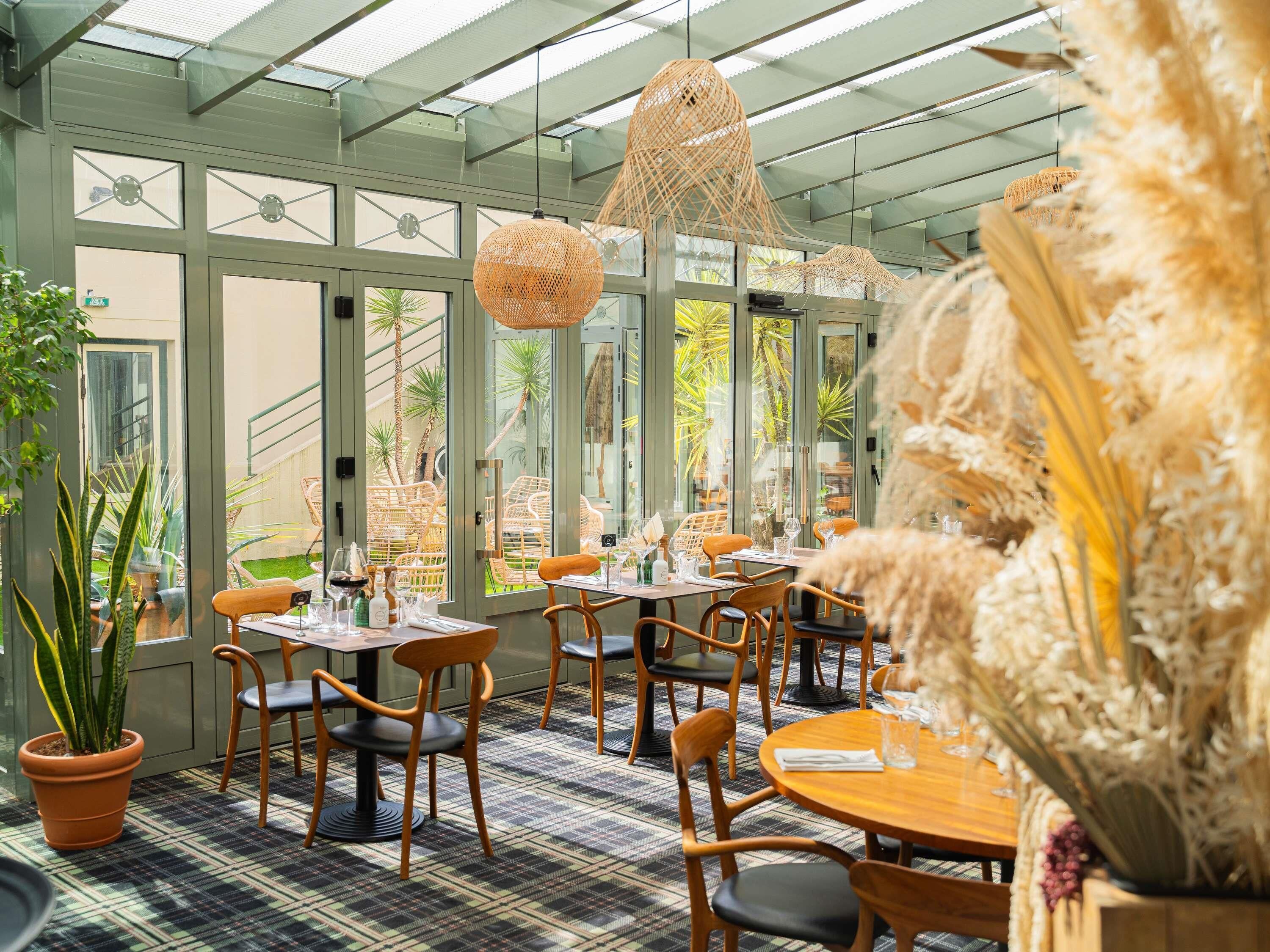 Frokost og middag serveres, franske retter