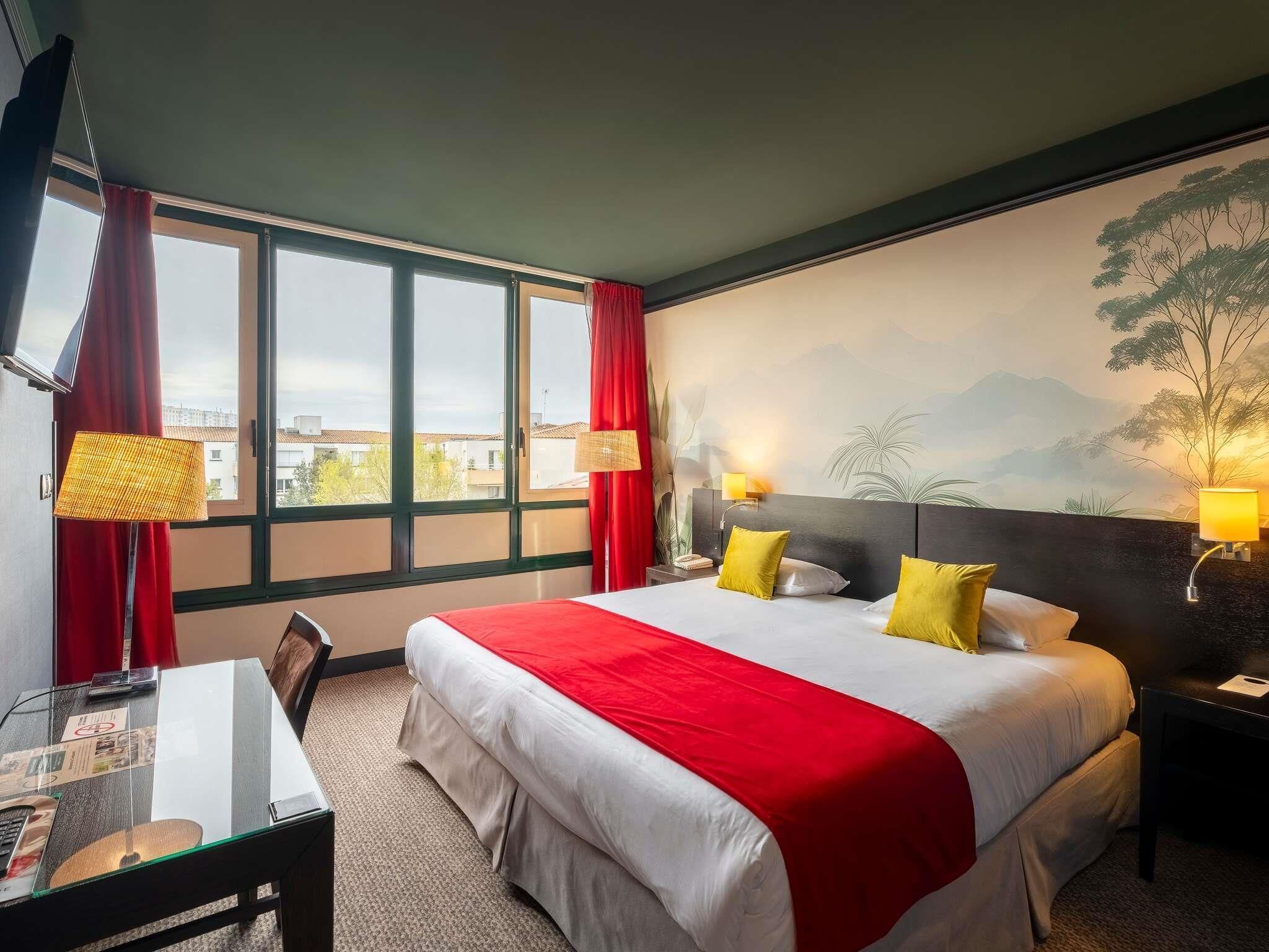 Premium bedding, minibar, in-room safe, desk