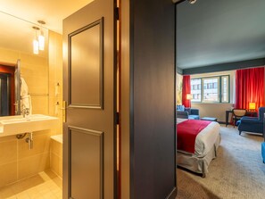 Junior Suite - 1 double bed and sofa | Premium bedding, minibar, in-room safe, desk - Mercure Bordeaux Château Chartrons (Bordeaux)