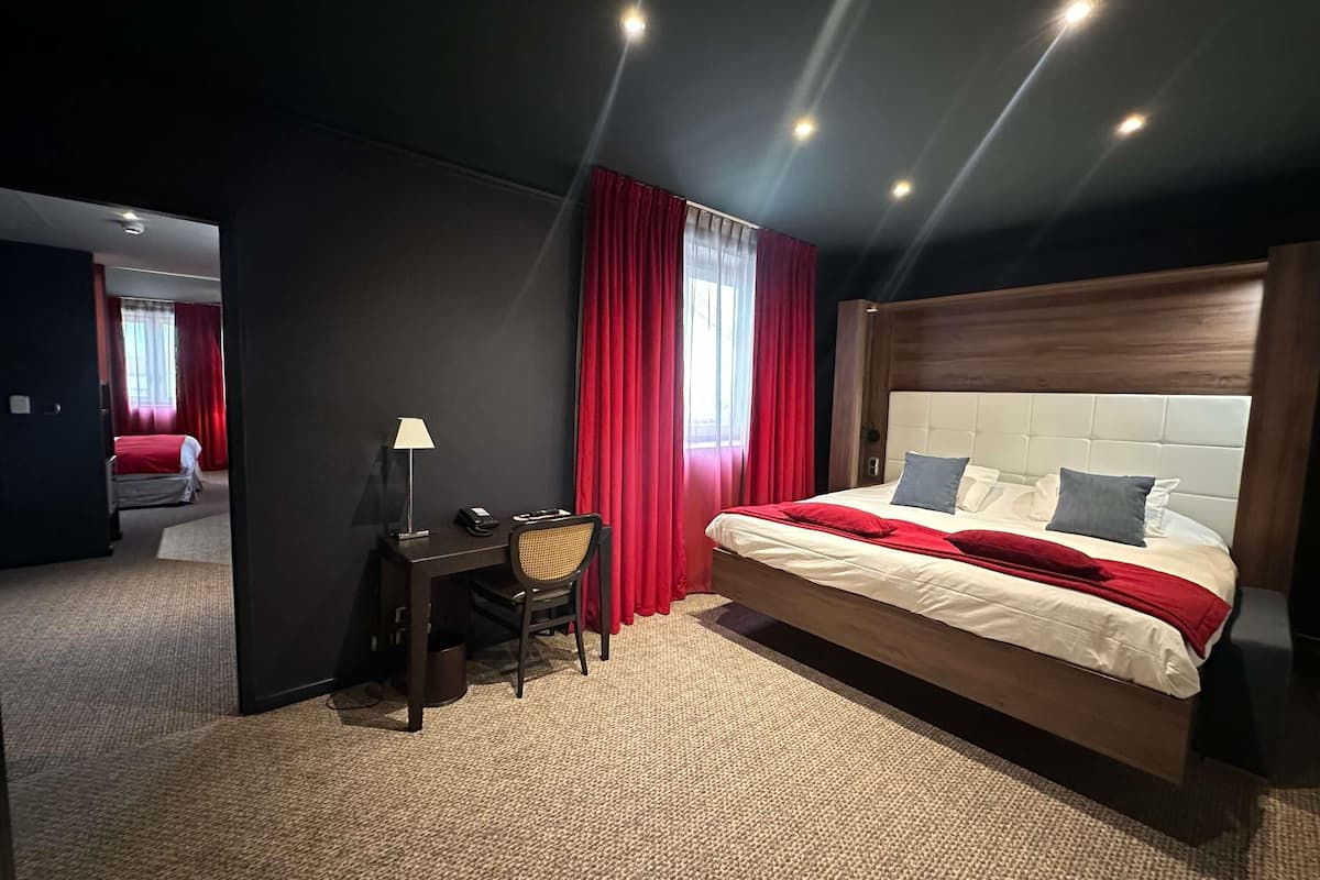 Premium bedding, minibar, in-room safe, desk