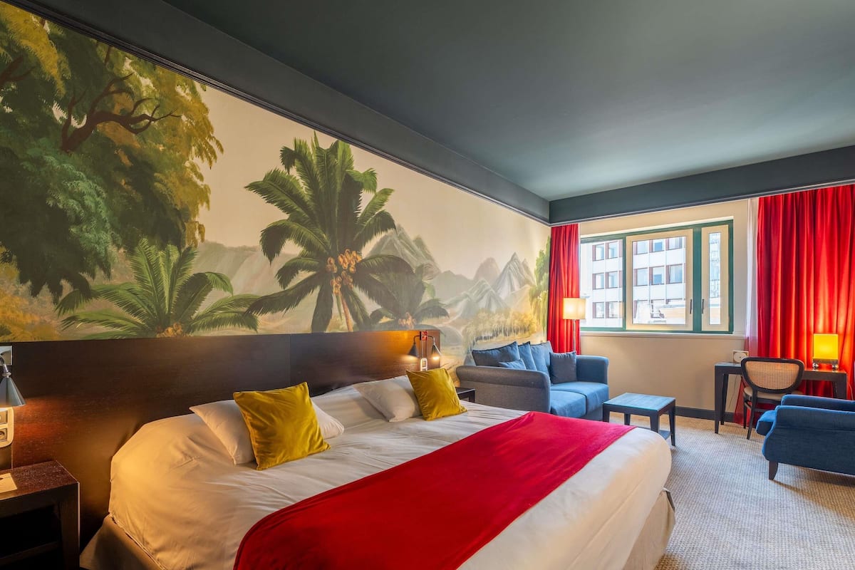 Junior Suite - 1 double bed and sofa