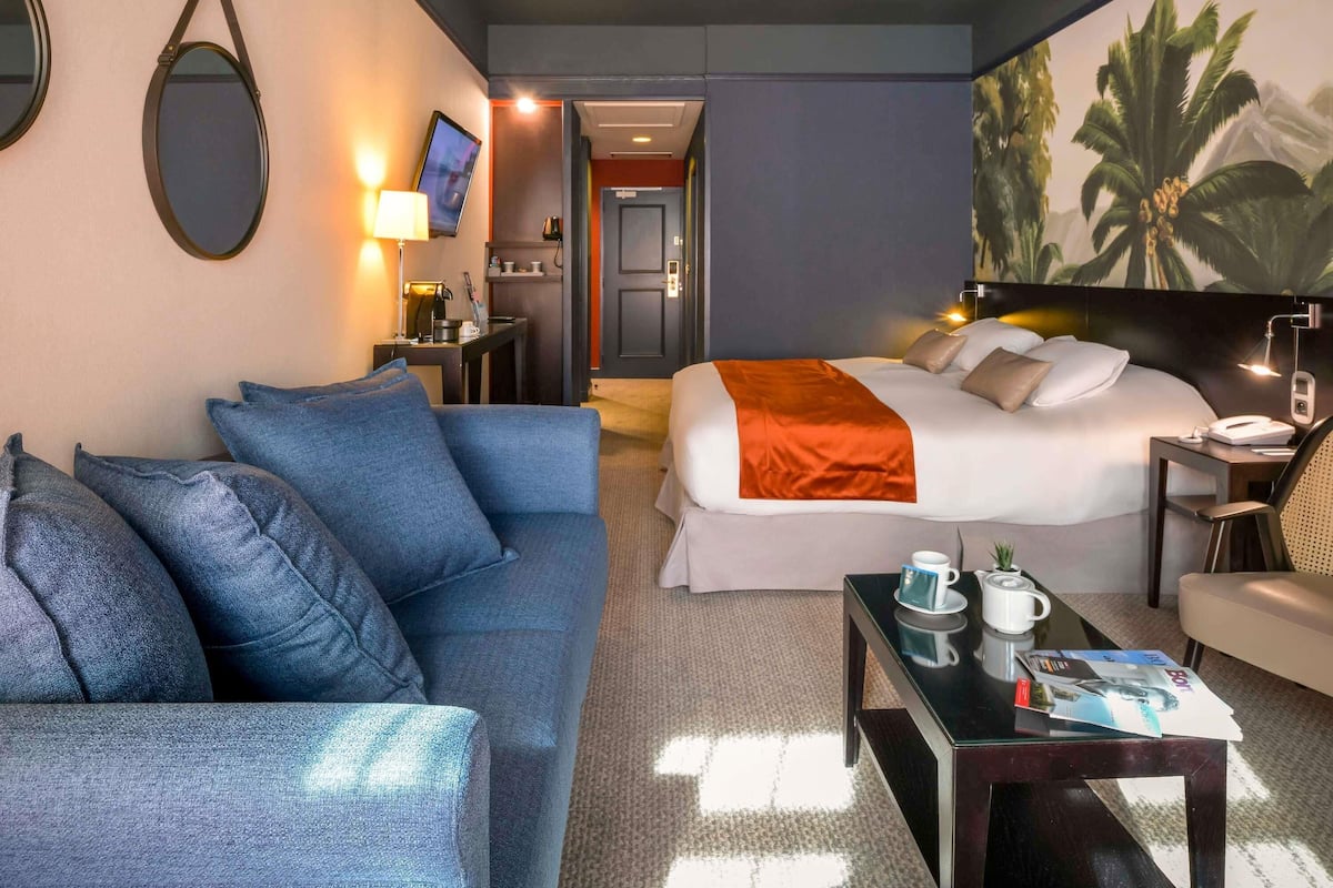 Suite Junior (1 Double Bed and Sofa)